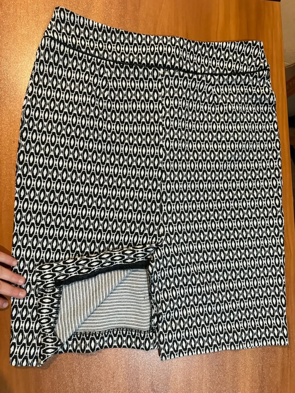 Carole Little Geometric Print Pencil Skirt Black White Size 10